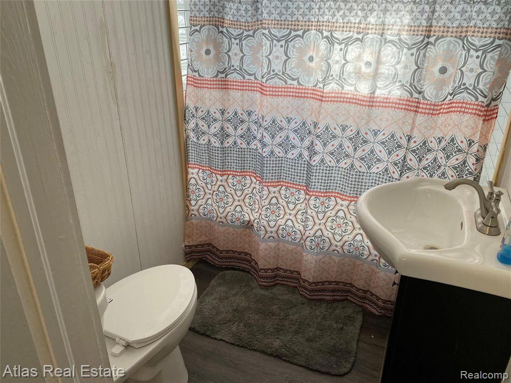 4118 South Center Road Burton, MI 48519 - Photo 5 of 12
