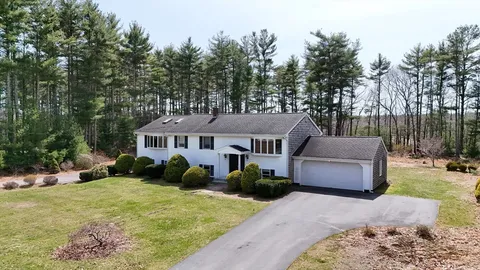 $699,900 | 7 Randall Road, Rochester, MA 02770