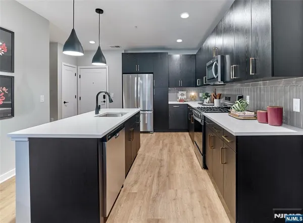 $3,100 | 51 Okner Parkway, Unit 2029, Livingston, NJ 07039