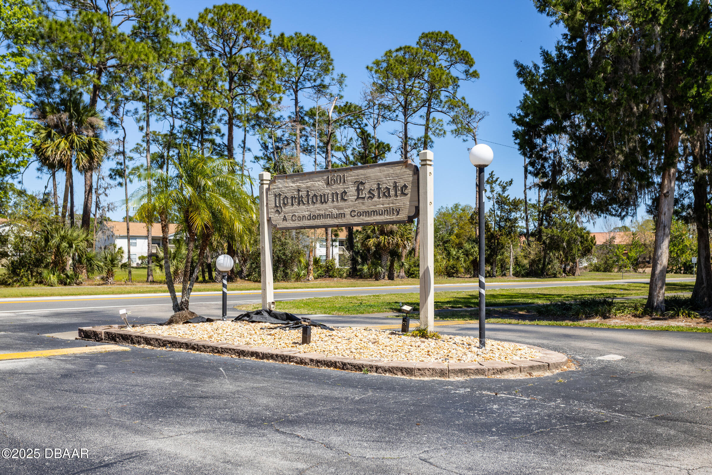 1601 Big Tree Road, Unit 601 South Daytona, FL 32119 - Photo 16 of 17 4
