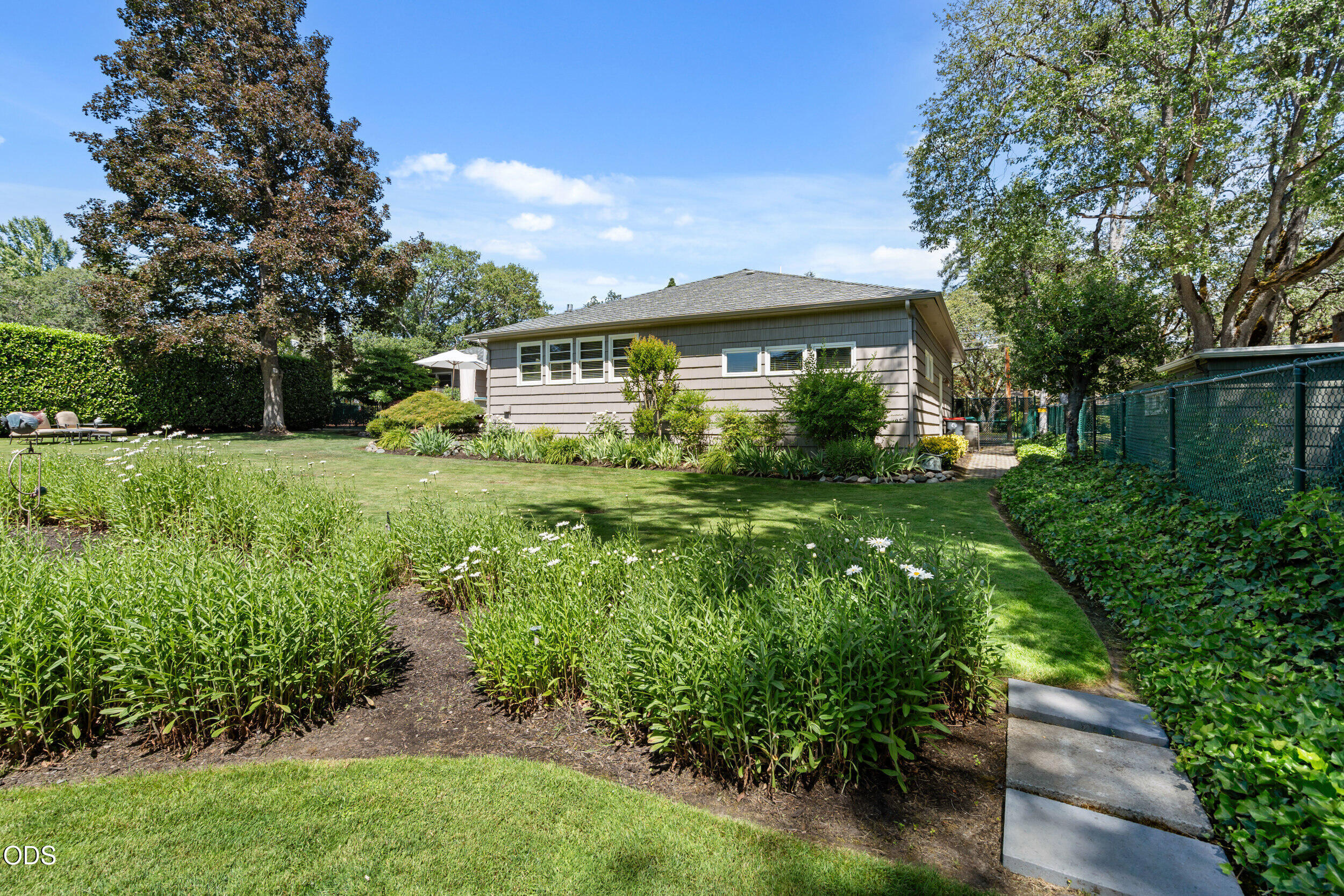 134 White Oak Road Medford, OR 97504 - Photo 43 of 64