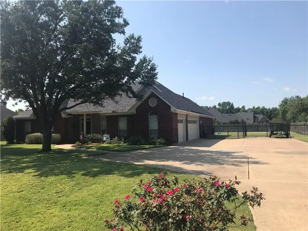 $2,600 | 402 Weavers Way, Bossier City, LA 71111