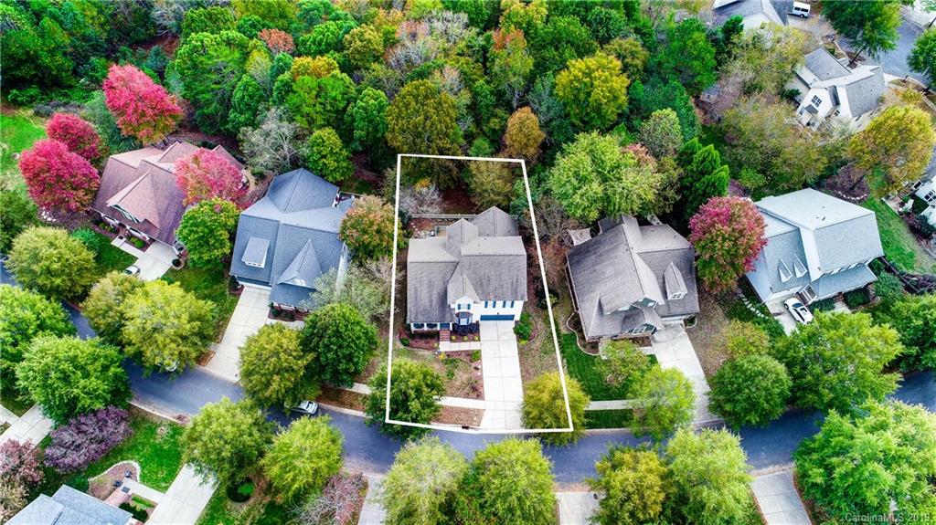 1064 Hunters Run Drive Tega Cay, SC 29708 - Photo 37 of 40 Gallery Image 37