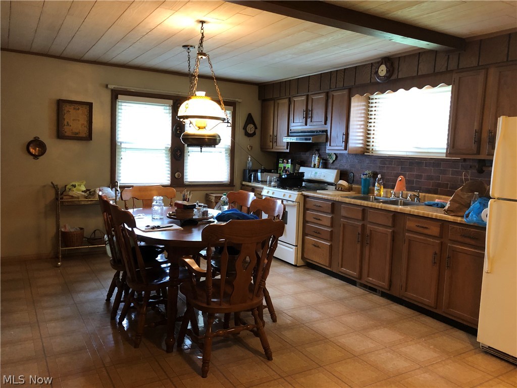 684 North Stateline Road Masury, OH 44438 - Photo 2 of 21 Gallery Image 2