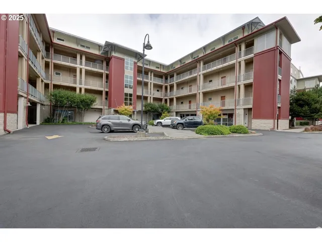$369,900 | 3930 Abbey Lane, Unit A210, Astoria, OR 97103