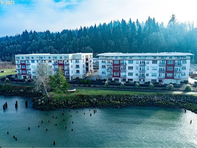$369,900 | 3930 Abbey Lane, Unit A210, Astoria, OR 97103