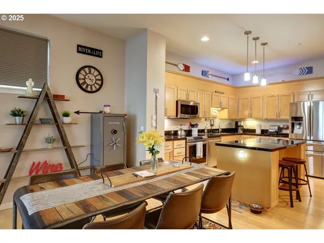 $369,900 | 3930 Abbey Lane, Unit A210, Astoria, OR 97103