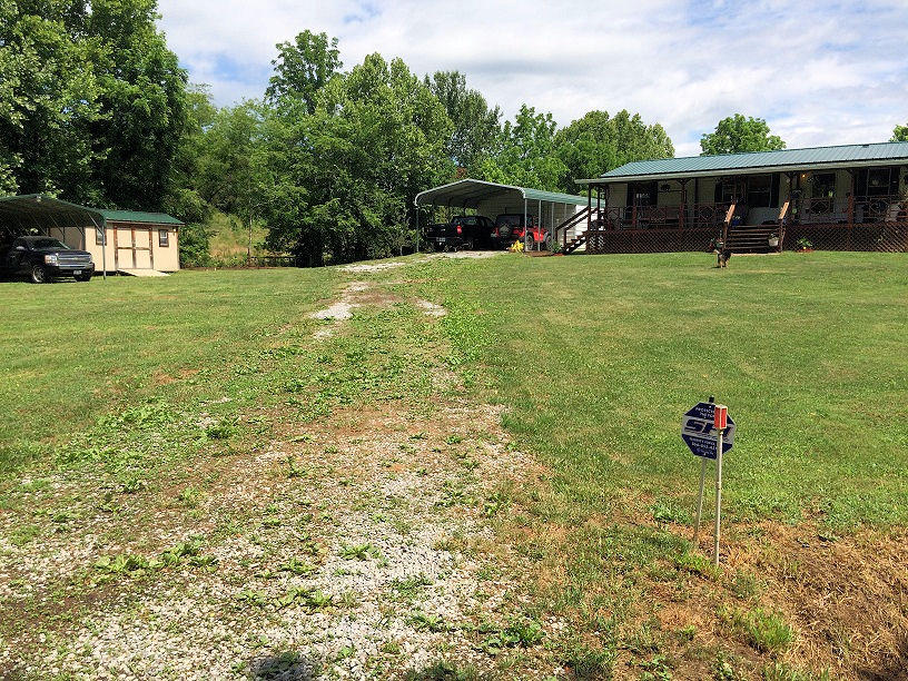 1006 Palmer Hollow Road Bybee, TN 37713 - Photo 3 of 19 03ExtFrnt01-1