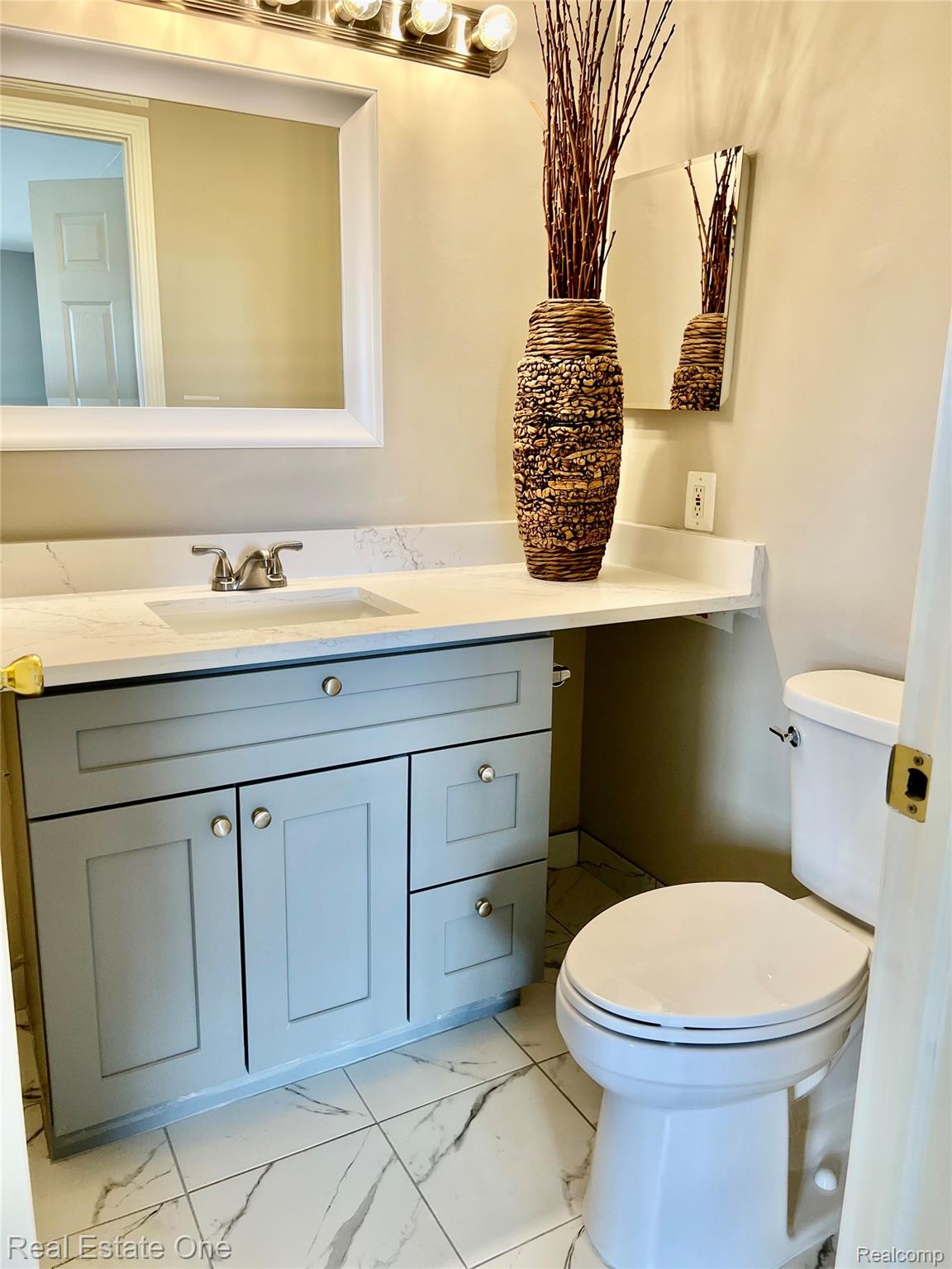 6121 Orchard Lake Road, Unit 202 West Bloomfield, MI 48322 - Photo 16 of 18 6121 Orchard 202 2.jpeg
