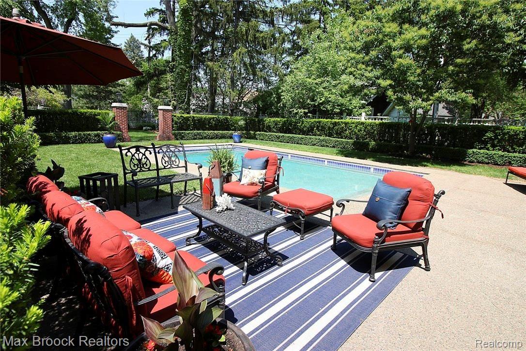 38 Ridge Road Pleasant Ridge, MI 48069 - Photo 35 of 43 Back Yard Sitting Area