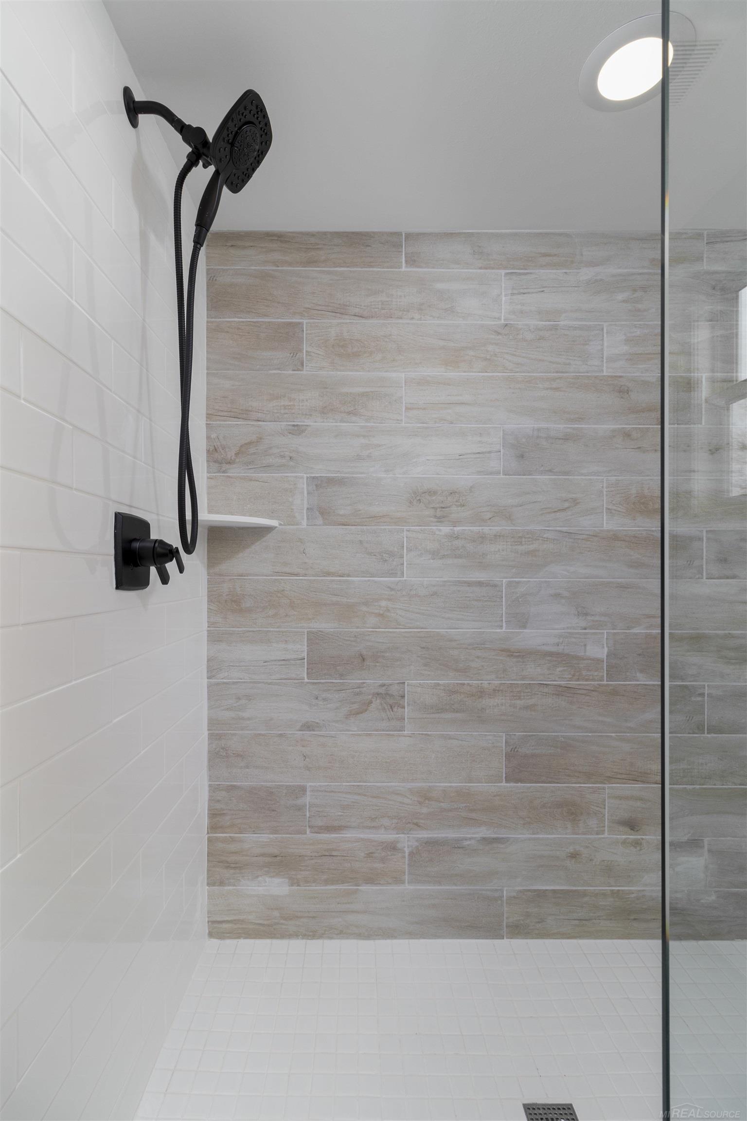 7583 Brunswick Washington, MI 48095 - Photo 20 of 31 Owner's Shower