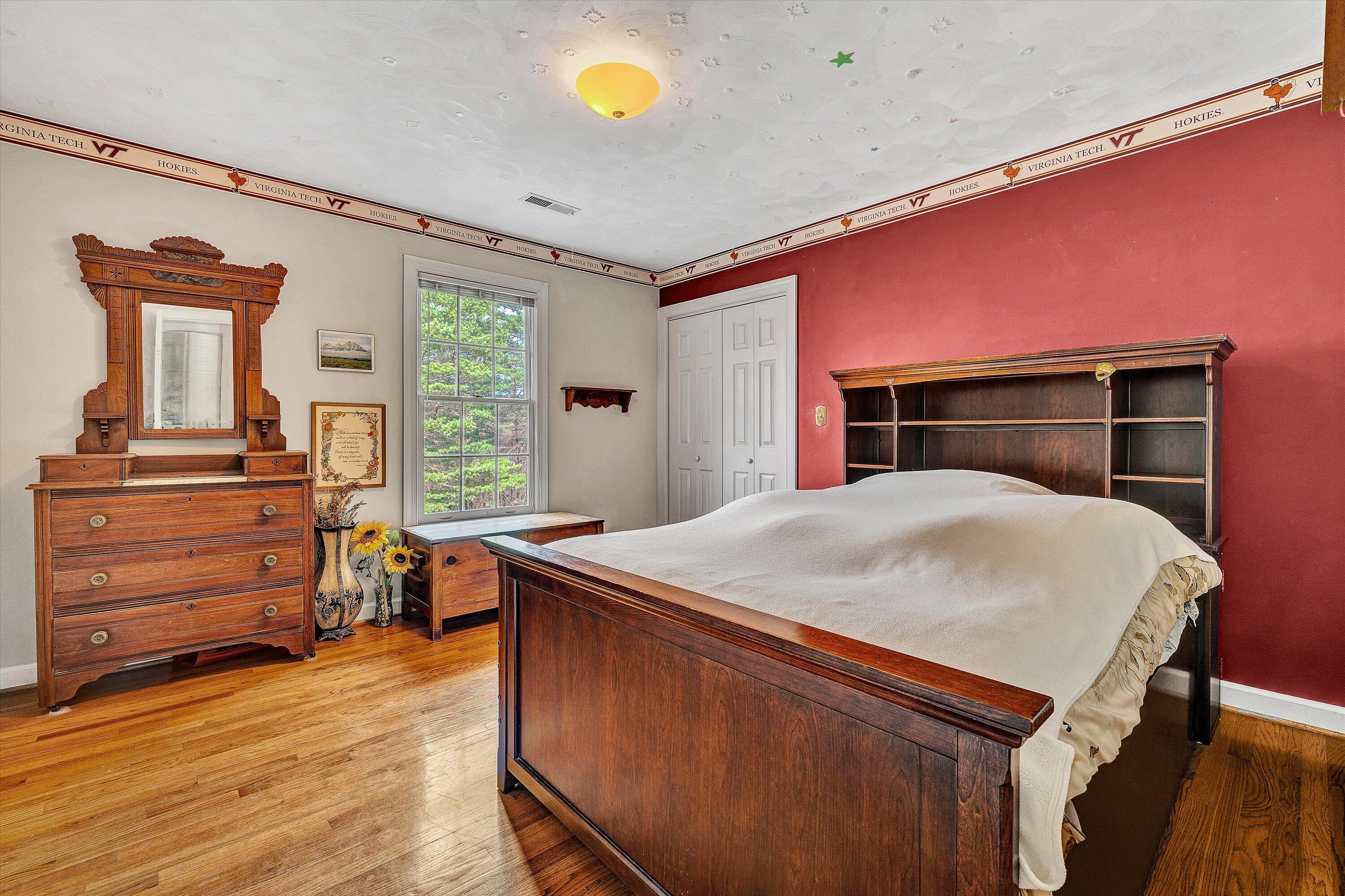 5504 South Roselawn Road Roanoke, VA 24018 - Photo 25 of 37 bedroom 2