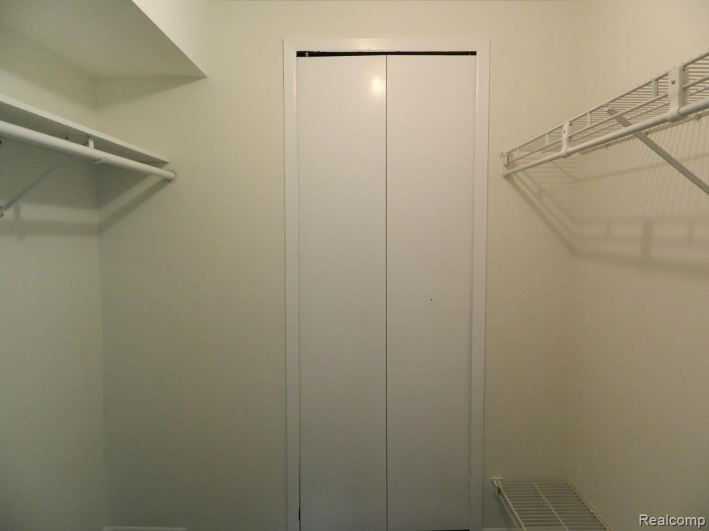 30078 West Twelve Mile Road, Unit 106 Farmington, MI 48334 - Photo 8 of 12