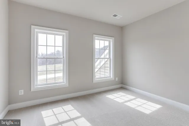a view of empty room with window