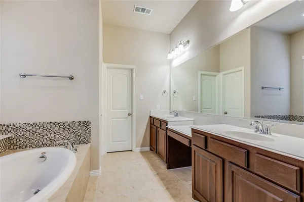 $2,400 | 6912 Grand Mesa Parkway, McKinney, TX 75070