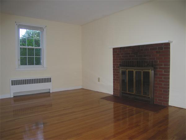 18 Dunster Road Bedford, MA 01730 - Photo 3 of 8 Gallery Image 3