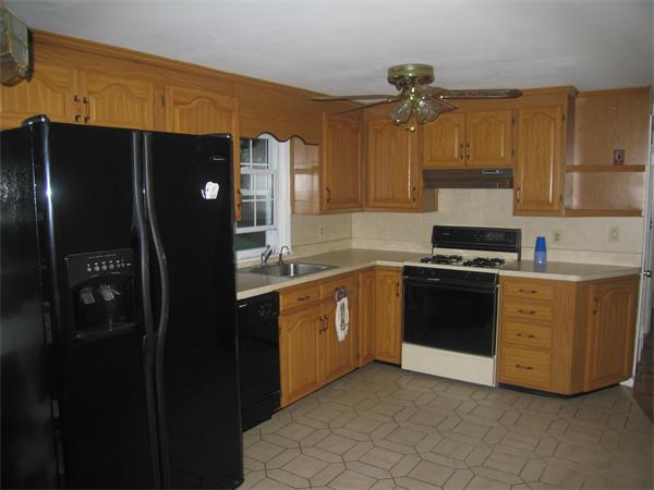18 Dunster Road Bedford, MA 01730 - Photo 4 of 8 Gallery Image 4