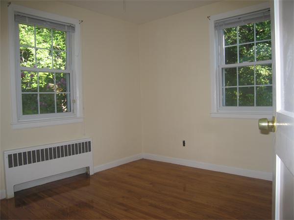 18 Dunster Road Bedford, MA 01730 - Photo 5 of 8 Gallery Image 5