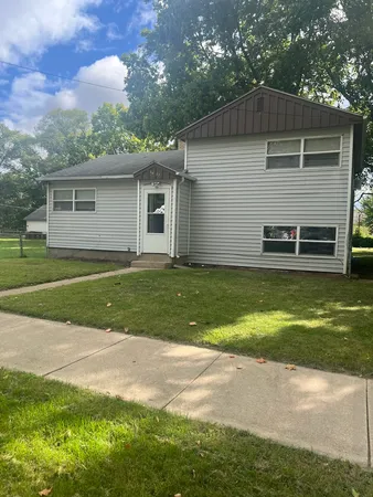 $800 | 2622 Hanson Street, Unit 1, Rockford, IL 61109