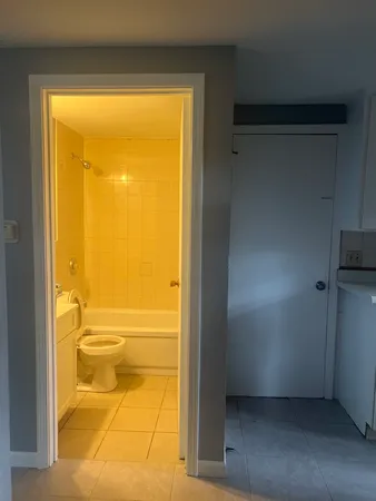 $800 | 2622 Hanson Street, Unit 1, Rockford, IL 61109