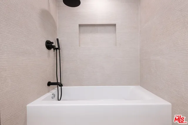 $999,000 | 14539 Benefit Street, Unit 201, Sherman Oaks, CA 91403