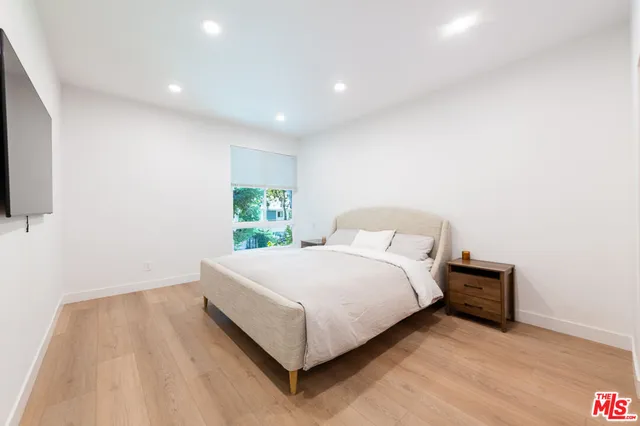 $999,000 | 14539 Benefit Street, Unit 201, Sherman Oaks, CA 91403