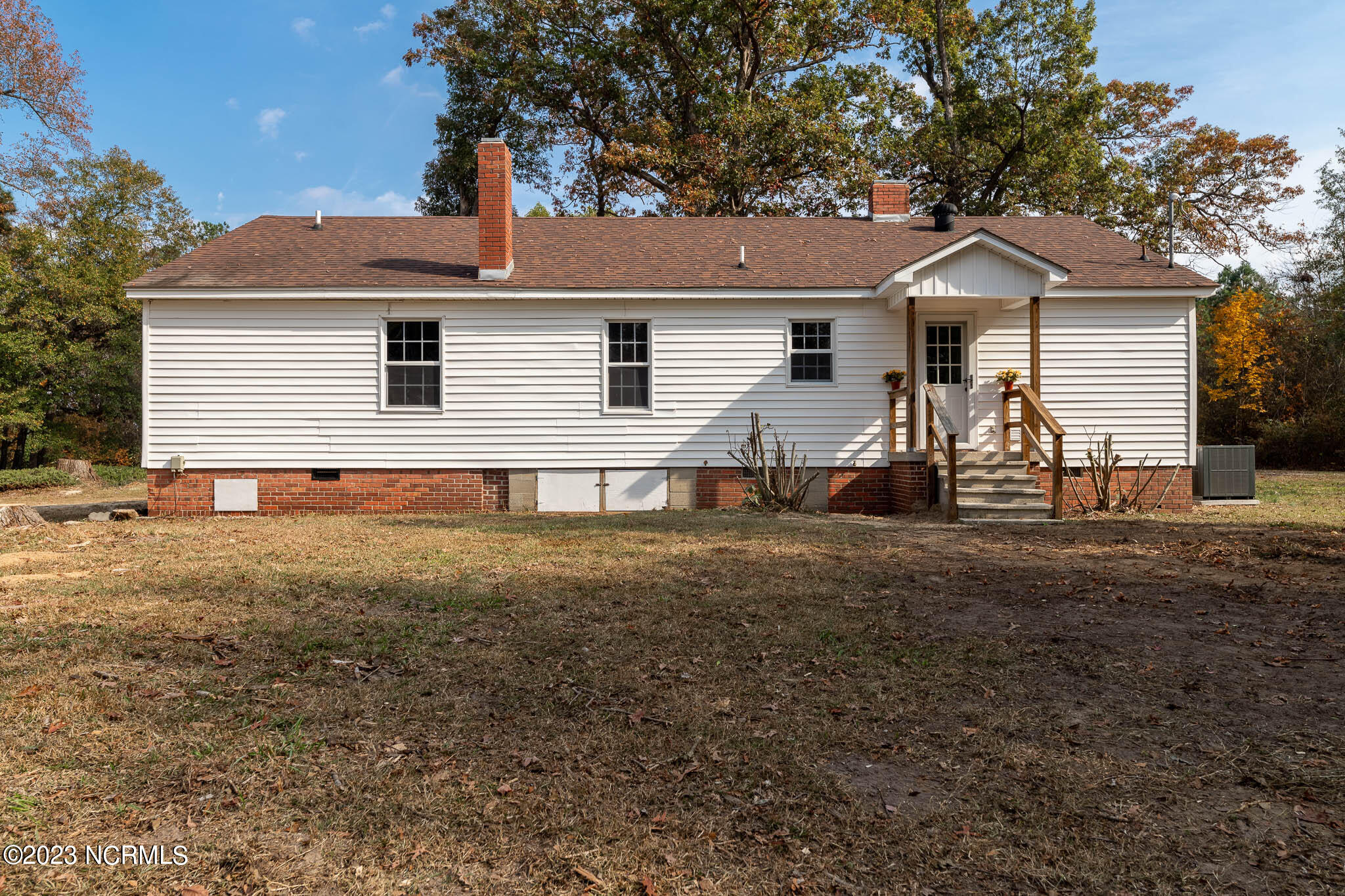 225 Grady Road Clinton, NC 28328 - Photo 29 of 40 Back of home