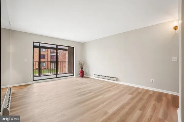 $218,900 | 15301 Beaverbrook Court, Unit 922B, Silver Spring, MD 20906