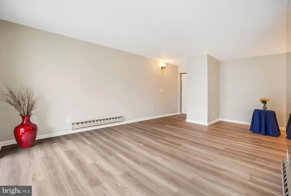 $218,900 | 15301 Beaverbrook Court, Unit 922B, Silver Spring, MD 20906