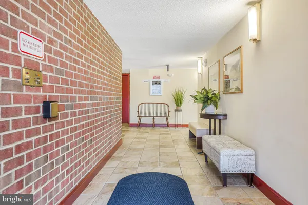 $218,900 | 15301 Beaverbrook Court, Unit 922B, Silver Spring, MD 20906