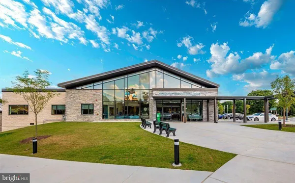 $218,900 | 15301 Beaverbrook Court, Unit 922B, Silver Spring, MD 20906