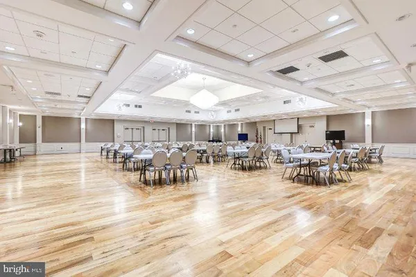 $218,900 | 15301 Beaverbrook Court, Unit 922B, Silver Spring, MD 20906