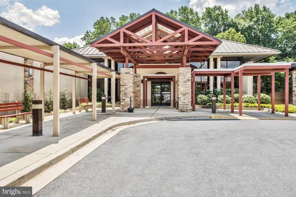 $218,900 | 15301 Beaverbrook Court, Unit 922B, Silver Spring, MD 20906