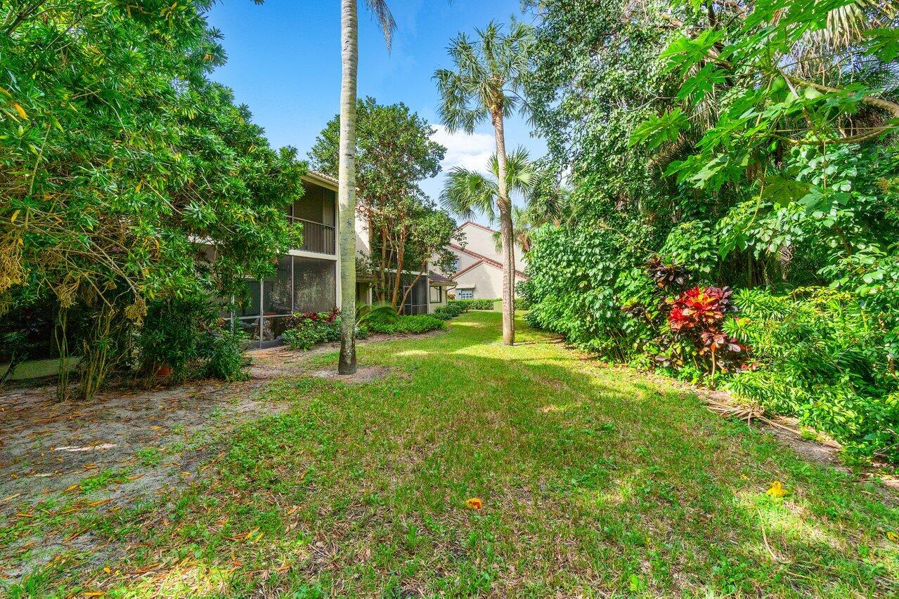 5630 Coach House Circle, Unit F Boca Raton, FL 33486 - Photo 25 of 34 GREENSPACE