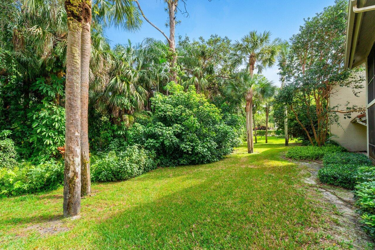 5630 Coach House Circle, Unit F Boca Raton, FL 33486 - Photo 3 of 34 GREENSPACE VIEWS