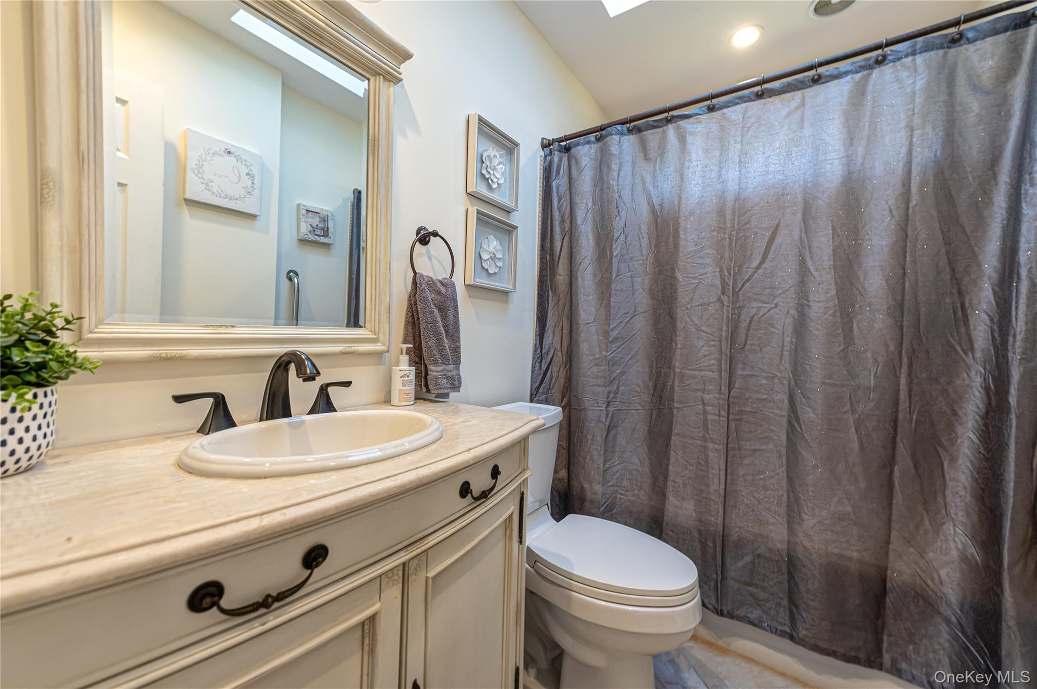 869 Udall Road West Islip, NY 11795 - Photo 13 of 16