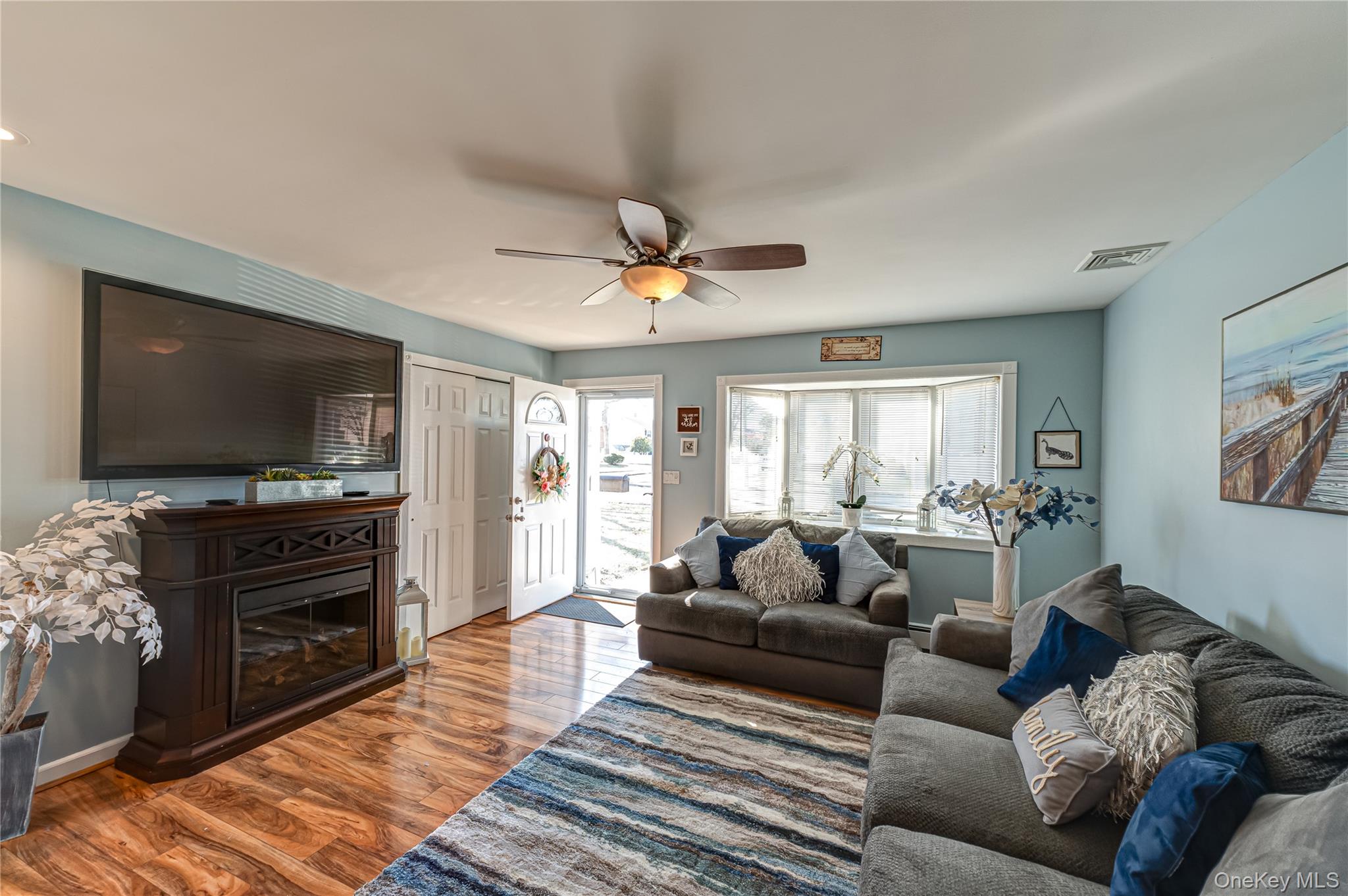 869 Udall Road West Islip, NY 11795 - Photo 2 of 16