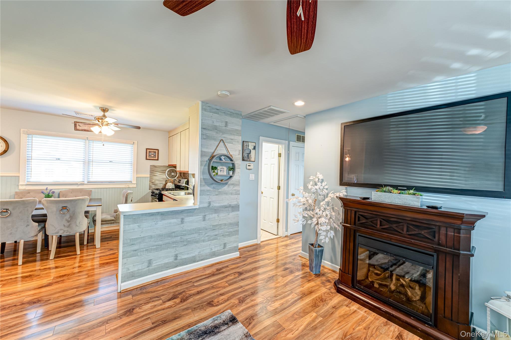 869 Udall Road West Islip, NY 11795 - Photo 5 of 16