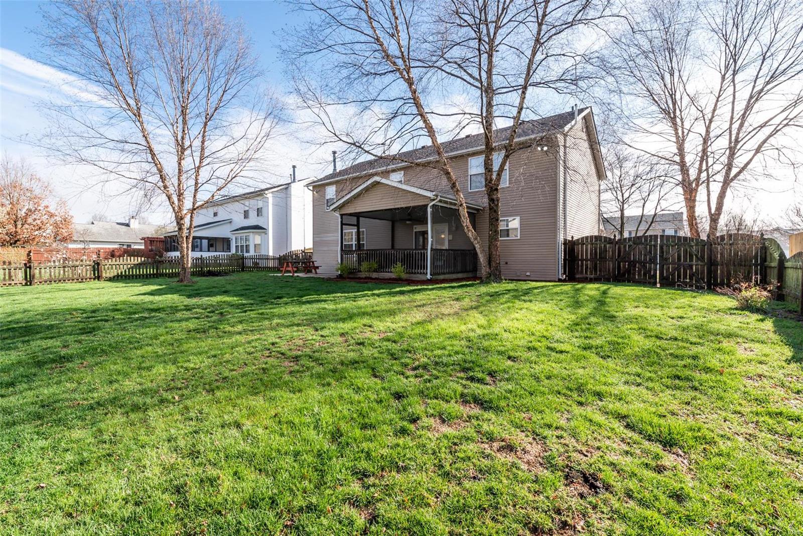 1549 Round Top Ridge O'Fallon, IL 62269 - Photo 2 of 31