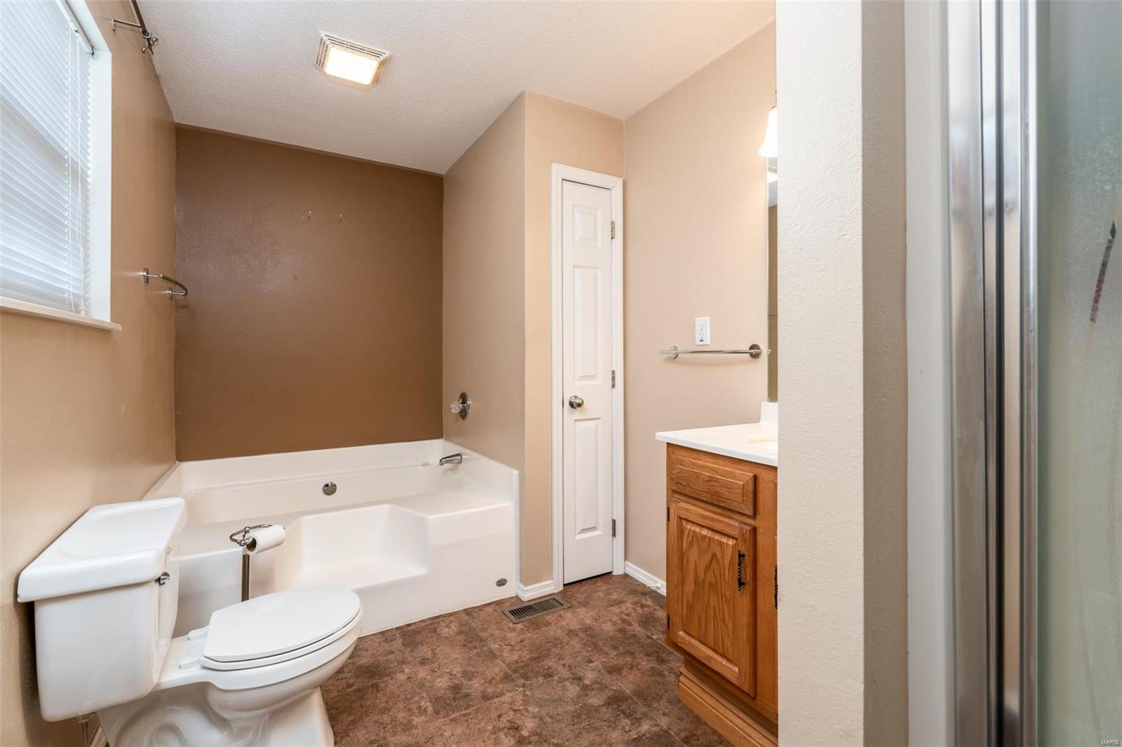 1549 Round Top Ridge O'Fallon, IL 62269 - Photo 17 of 31
