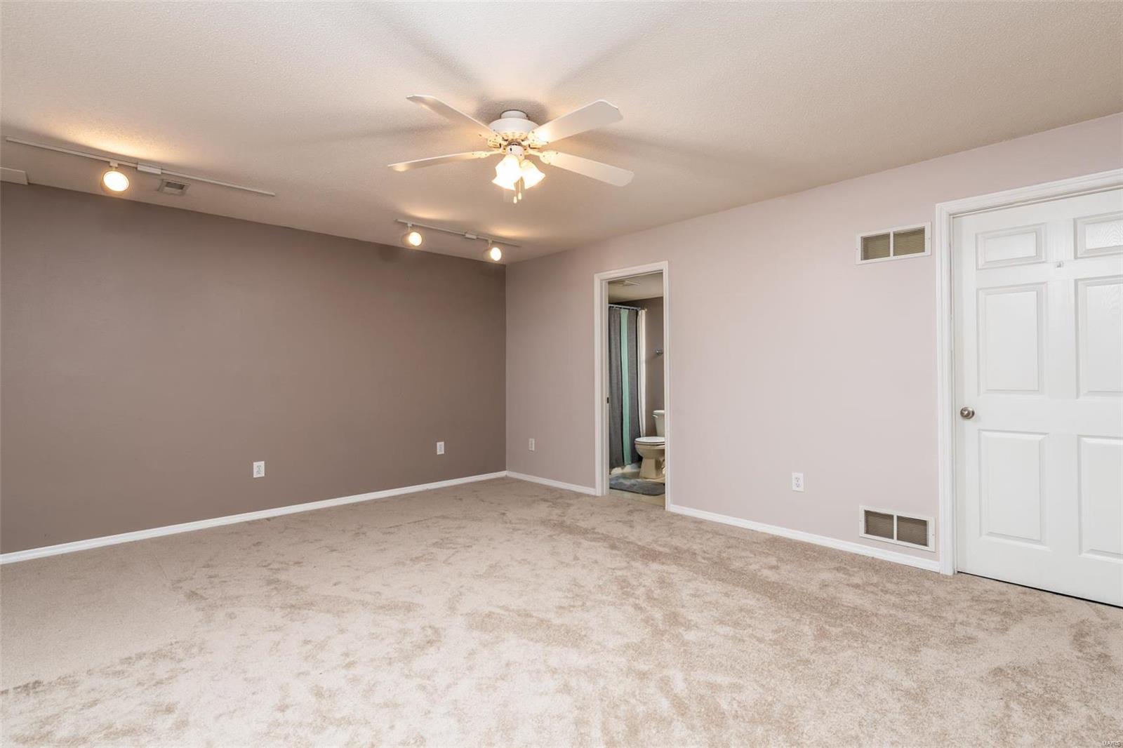 1549 Round Top Ridge O'Fallon, IL 62269 - Photo 25 of 31