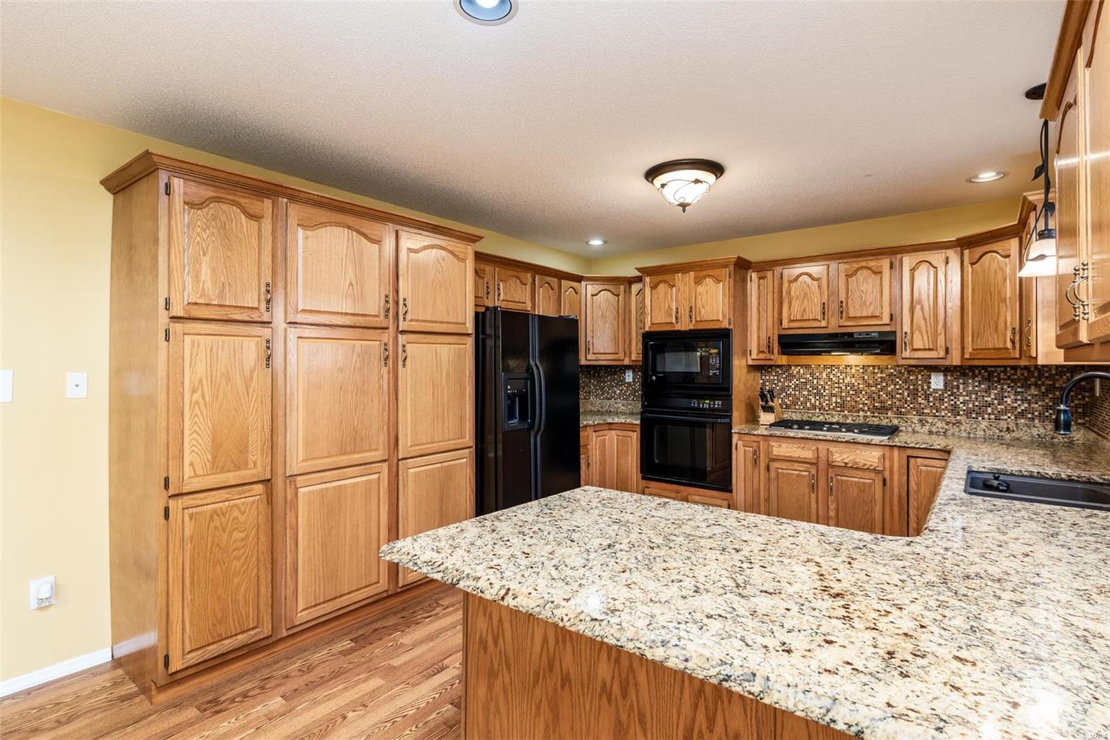 1549 Round Top Ridge O'Fallon, IL 62269 - Photo 9 of 31