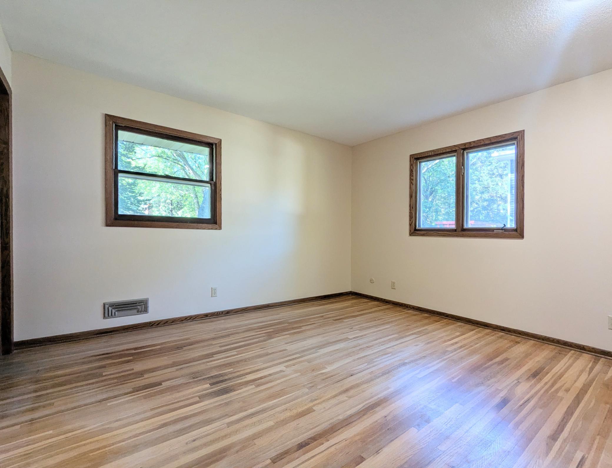 6065 Oakwood Road Woodbury, MN 55125 - Photo 15 of 22