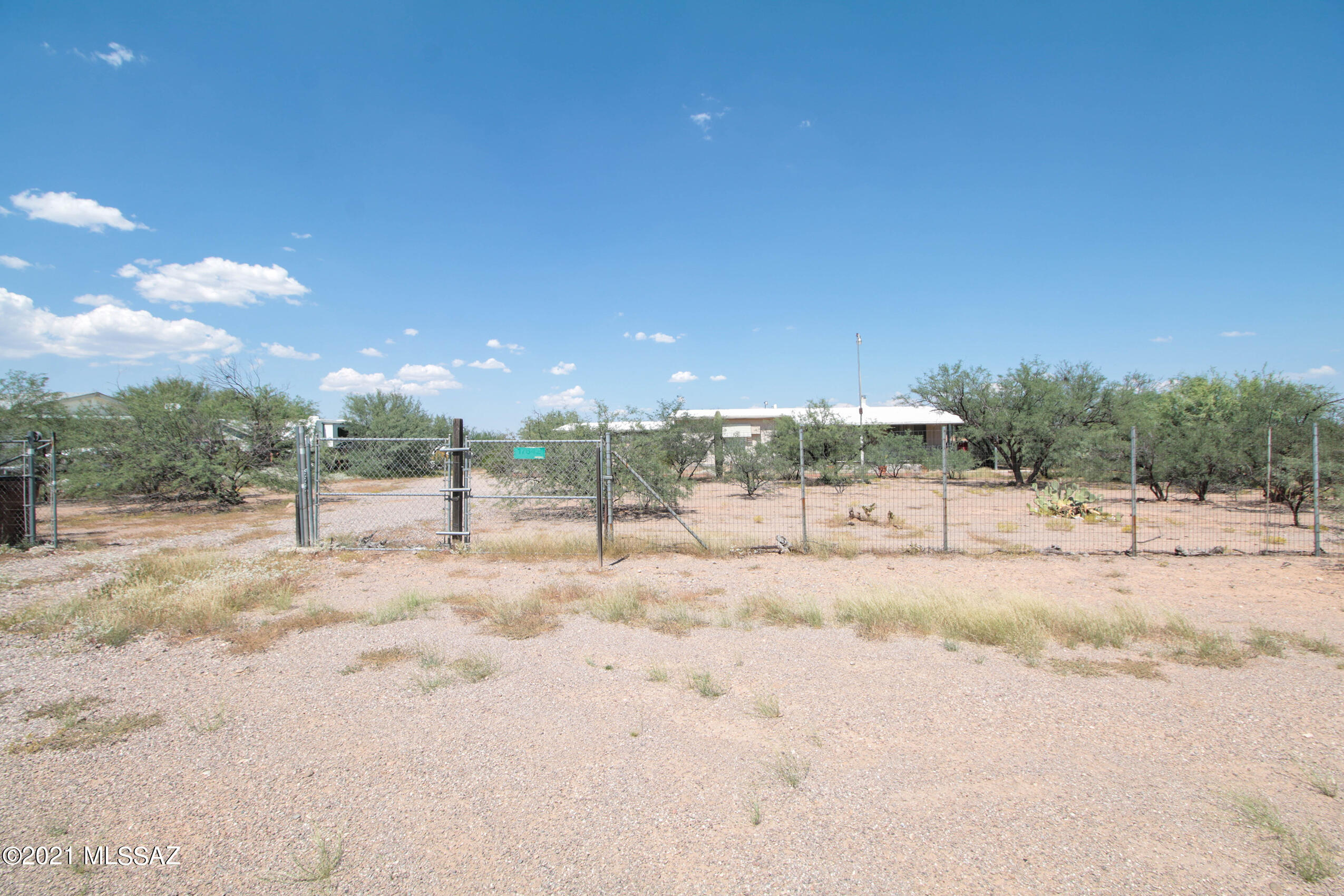 17642 West Chinle Road Marana, AZ 85653 - Photo 2 of 31