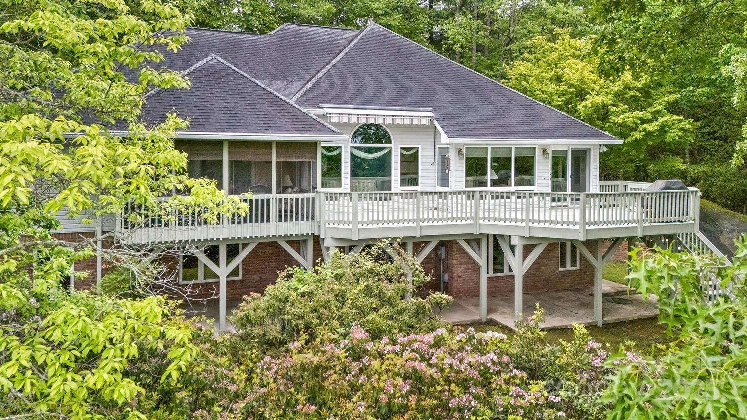 4471 Cove Loop Road Hendersonville, NC 28739 - Photo 1 of 30 Gallery Image 1