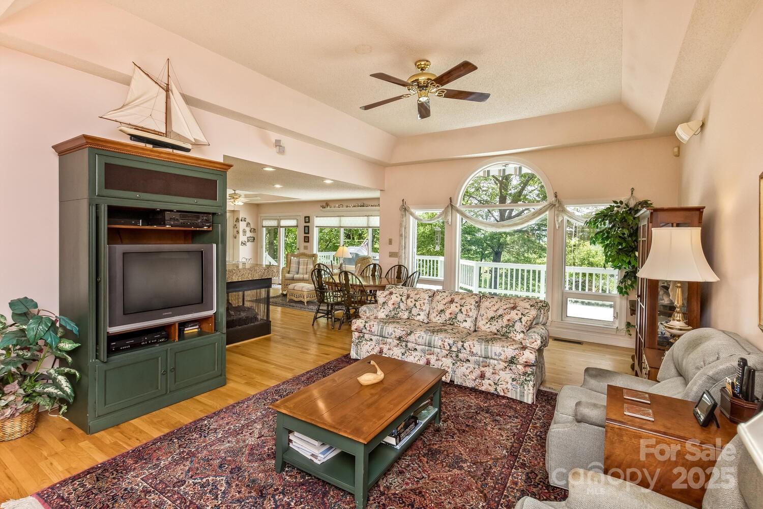 4471 Cove Loop Road Hendersonville, NC 28739 - Photo 8 of 30 Gallery Image 8