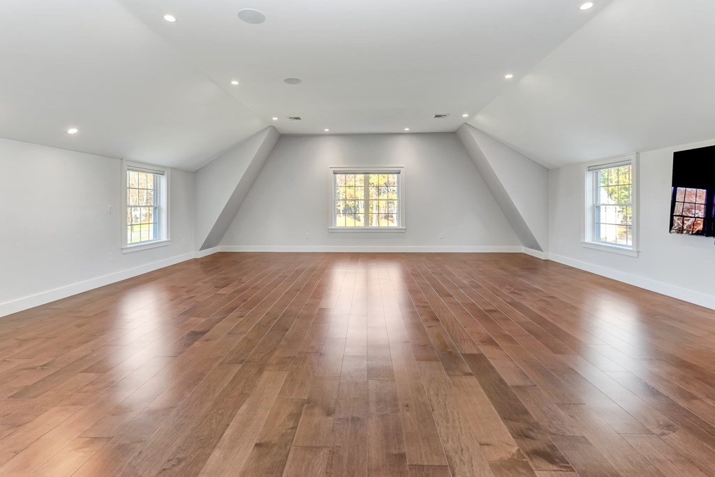 26 Hedgerow Ln. Westwood, MA 02090 - Photo 19 of 41