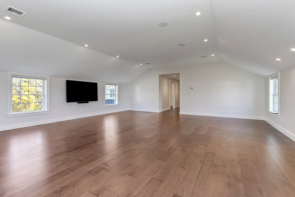 26 Hedgerow Ln. Westwood, MA 02090 - Photo 21 of 41