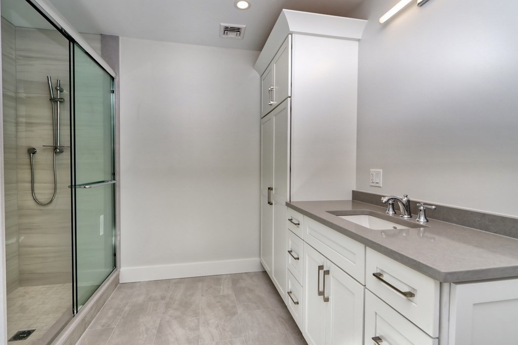 26 Hedgerow Ln. Westwood, MA 02090 - Photo 33 of 41