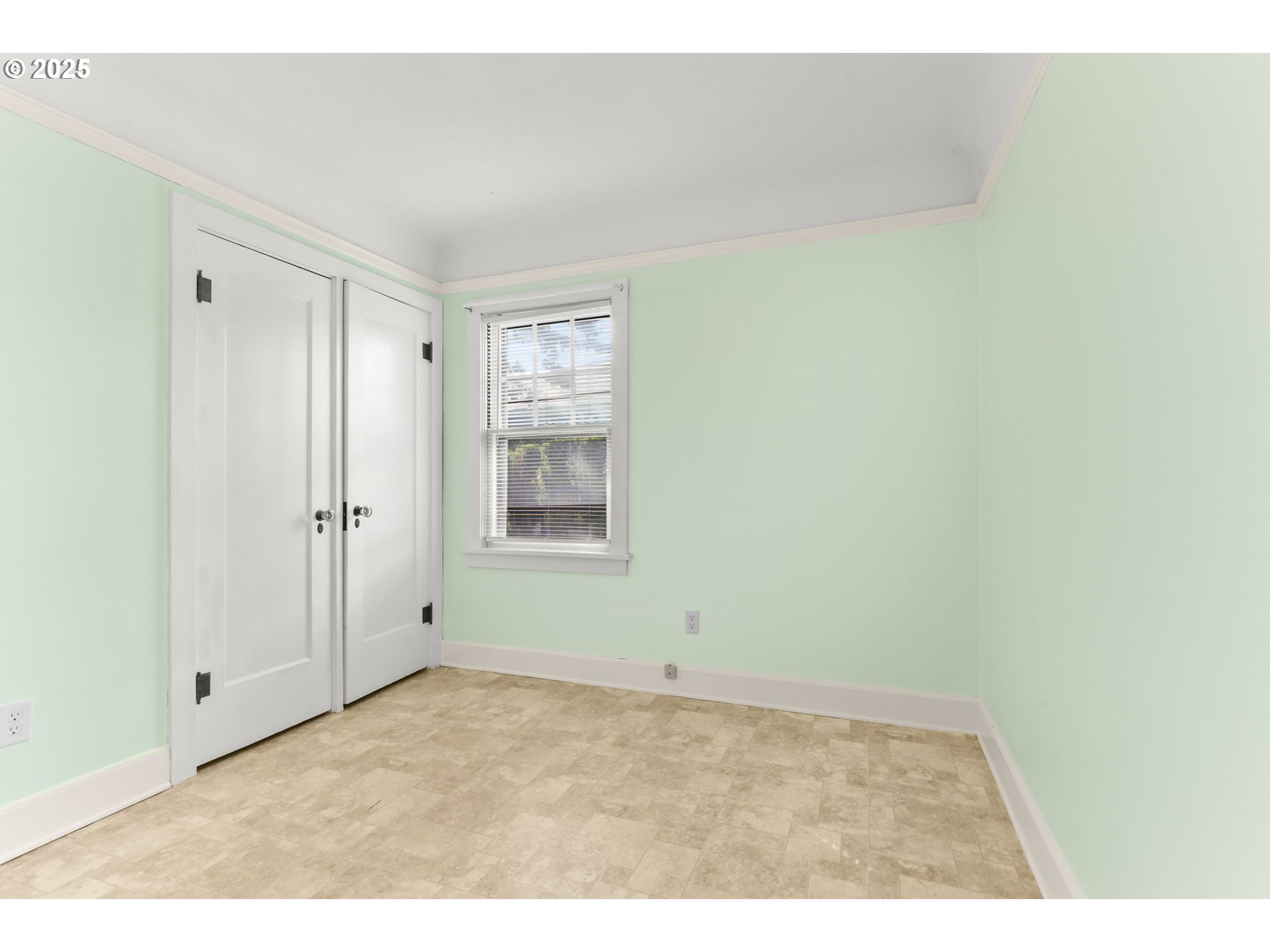 8233 Northeast Tillamook Street Portland, OR 97220 - Photo 20 of 46 a view of an empty room